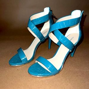 KENNETH COLE NEW YORK Brooke Cross Sandal